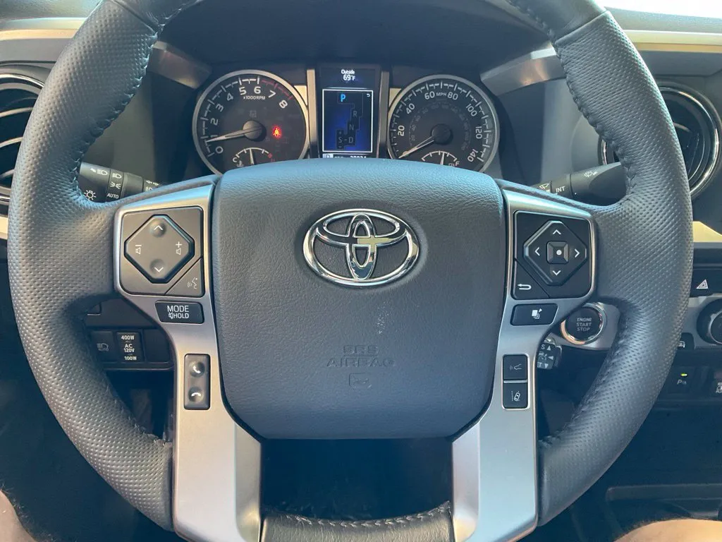 Toyota Tacoma photo 11
