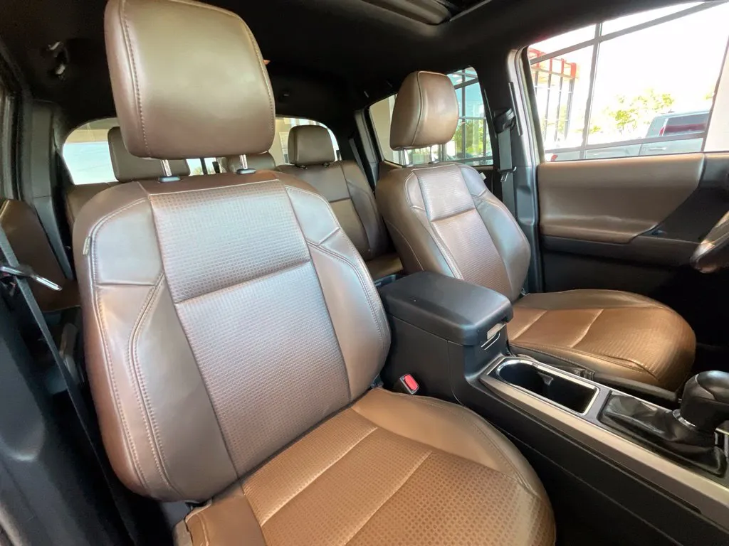 Toyota Tacoma photo 20