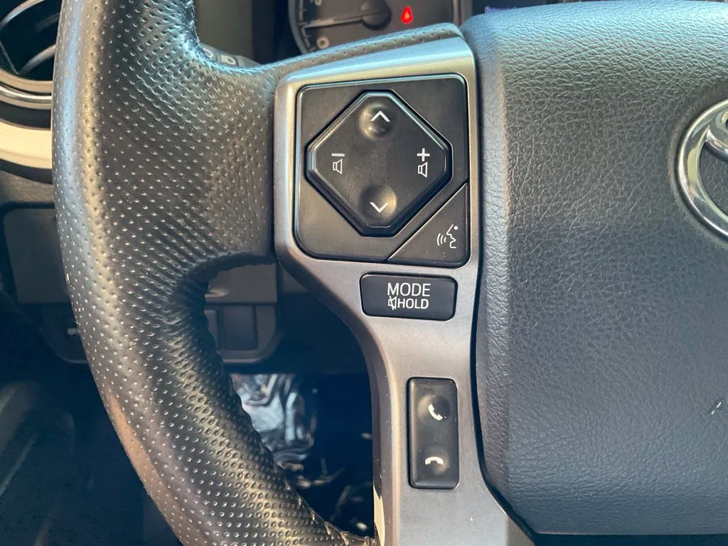Toyota Tacoma photo 12