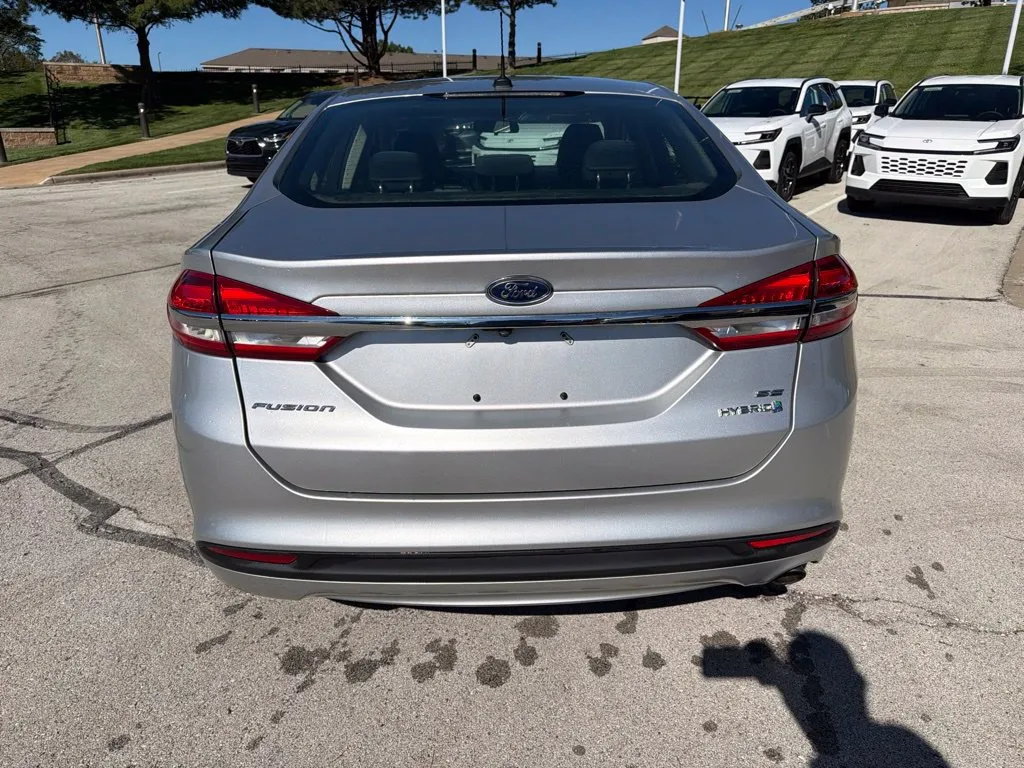Ford Fusion photo 8