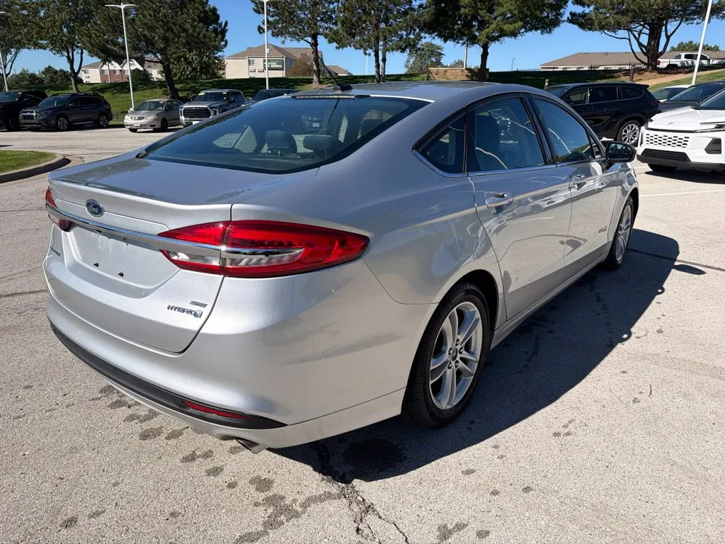 Ford Fusion photo 7