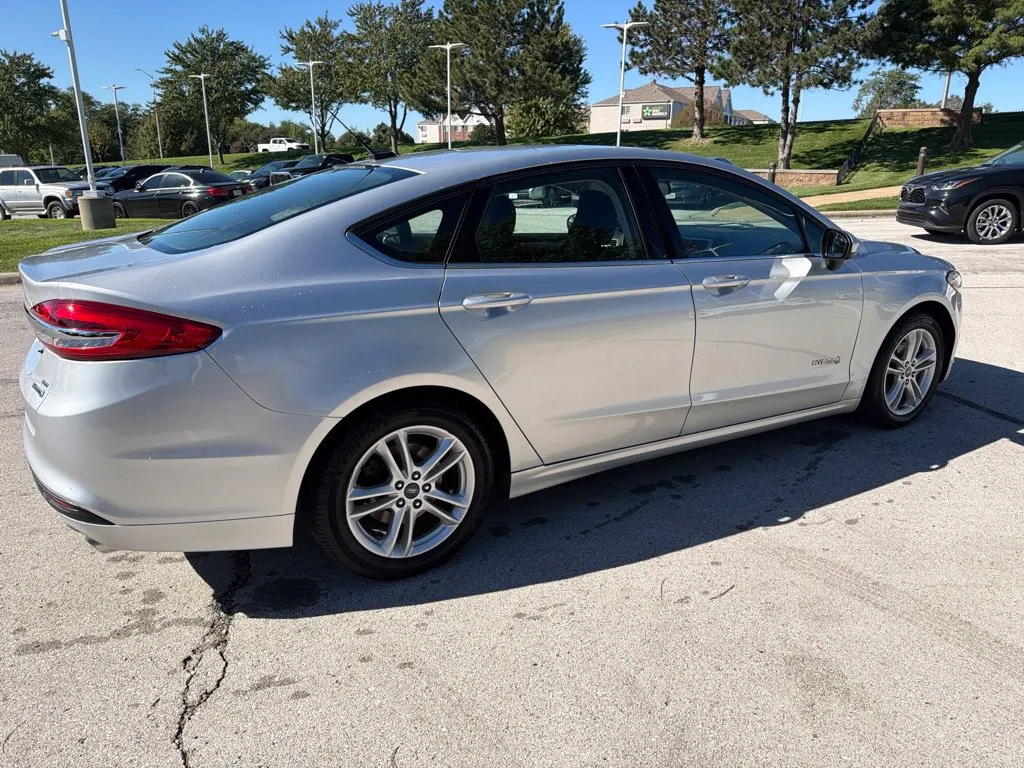 Ford Fusion photo 6