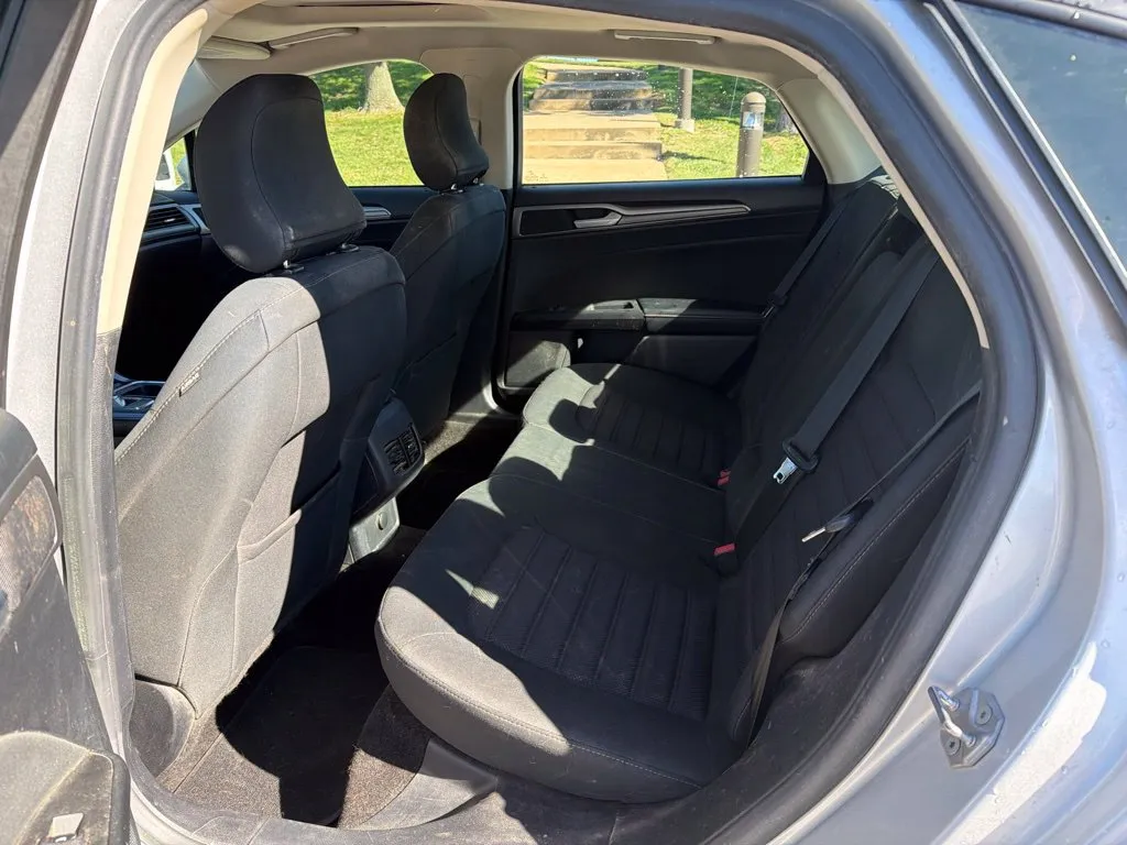 Ford Fusion photo 13