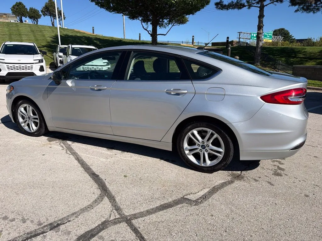 Ford Fusion photo 10