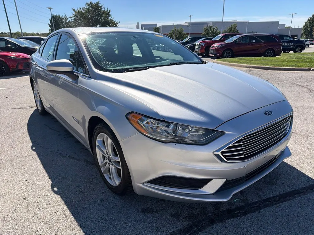 Ford Fusion photo 3