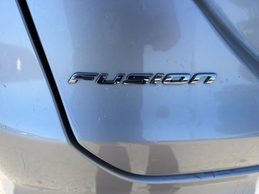Ford Fusion photo 18