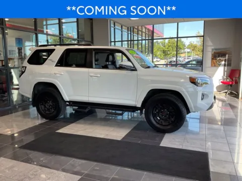 White 2024 Toyota 4Runner TRD Off-Road Premium for sale in Kansas City, MO