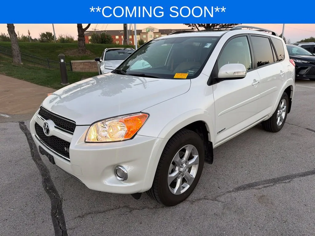 White 2010 Toyota RAV4 Limited for sale in Kansas City, MO