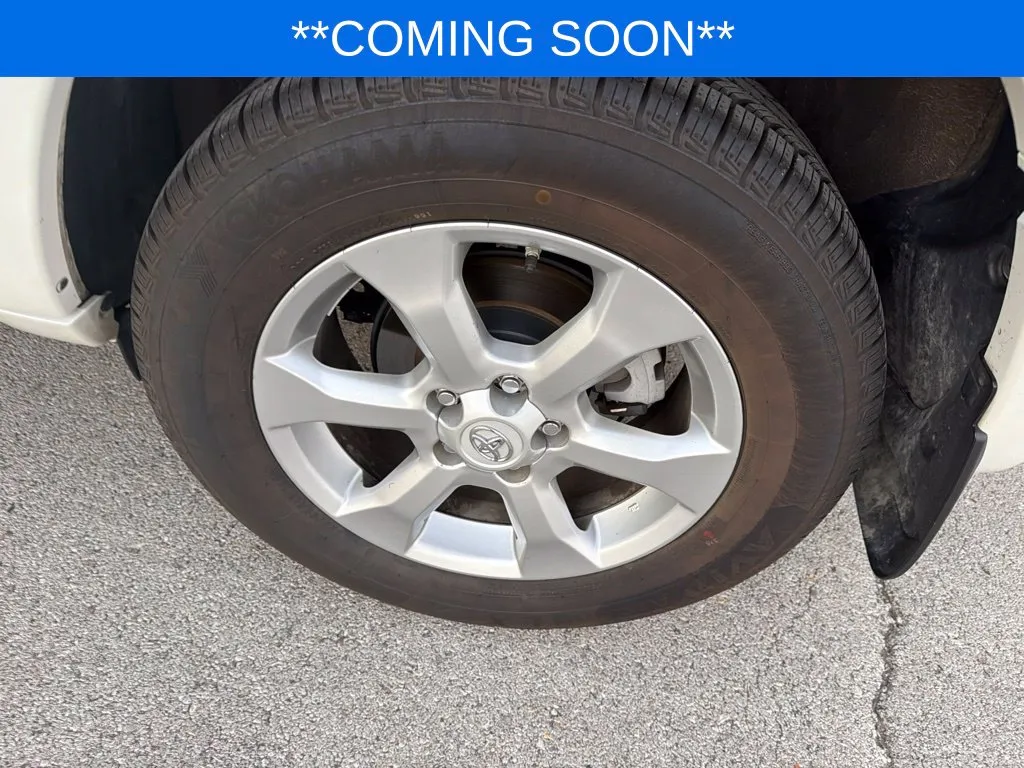 Toyota RAV4 photo 18