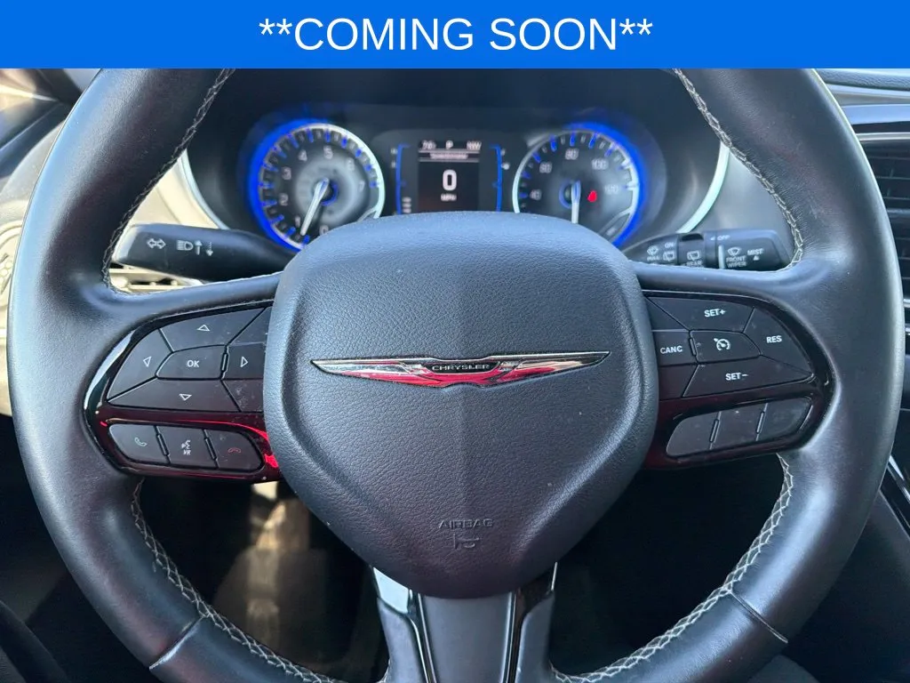 Chrysler Pacifica photo 17