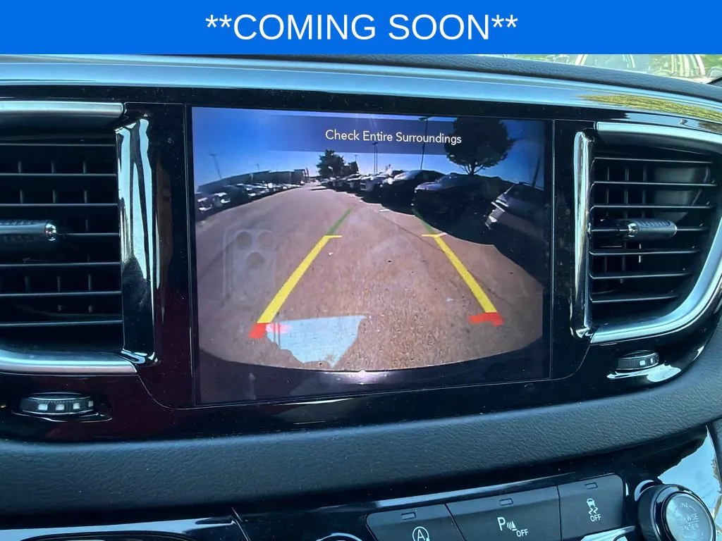 Chrysler Pacifica photo 18