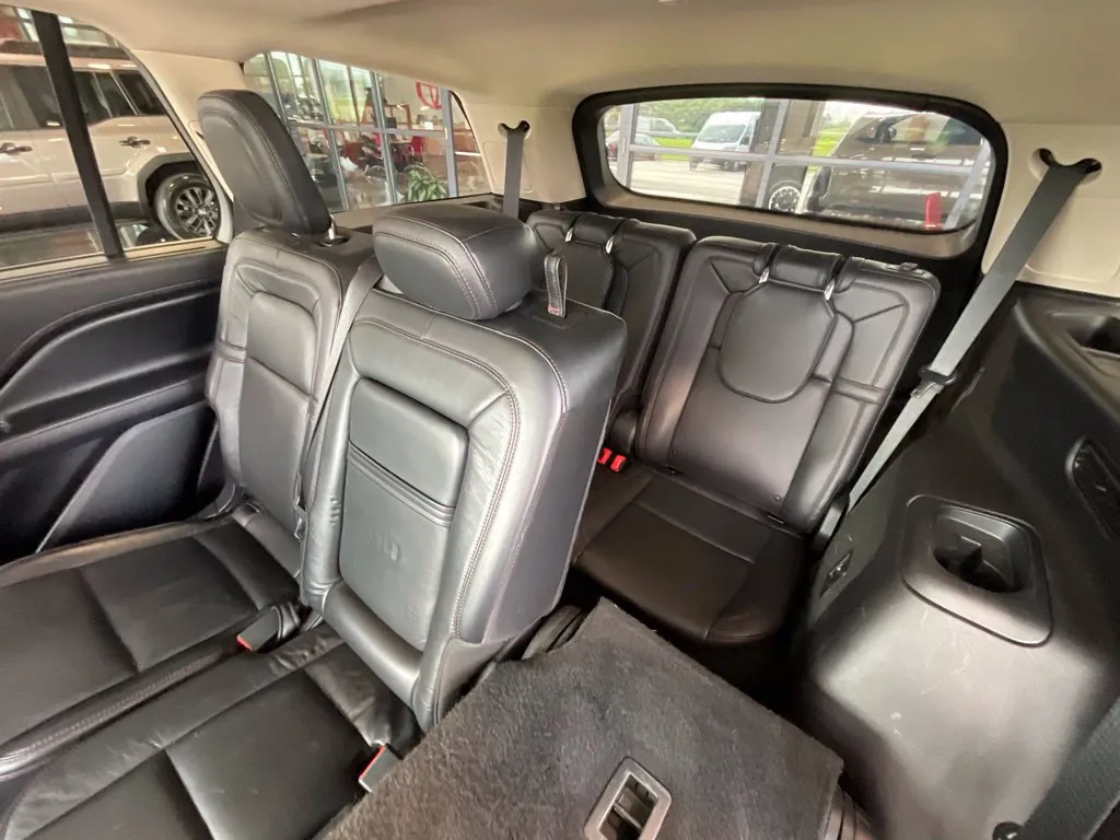 Lincoln Aviator photo 25