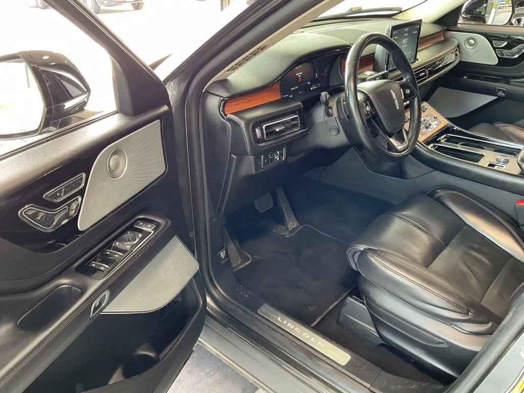 Lincoln Aviator photo 9