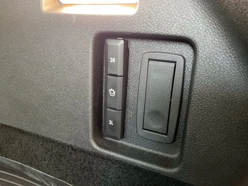 Lincoln Aviator photo 27