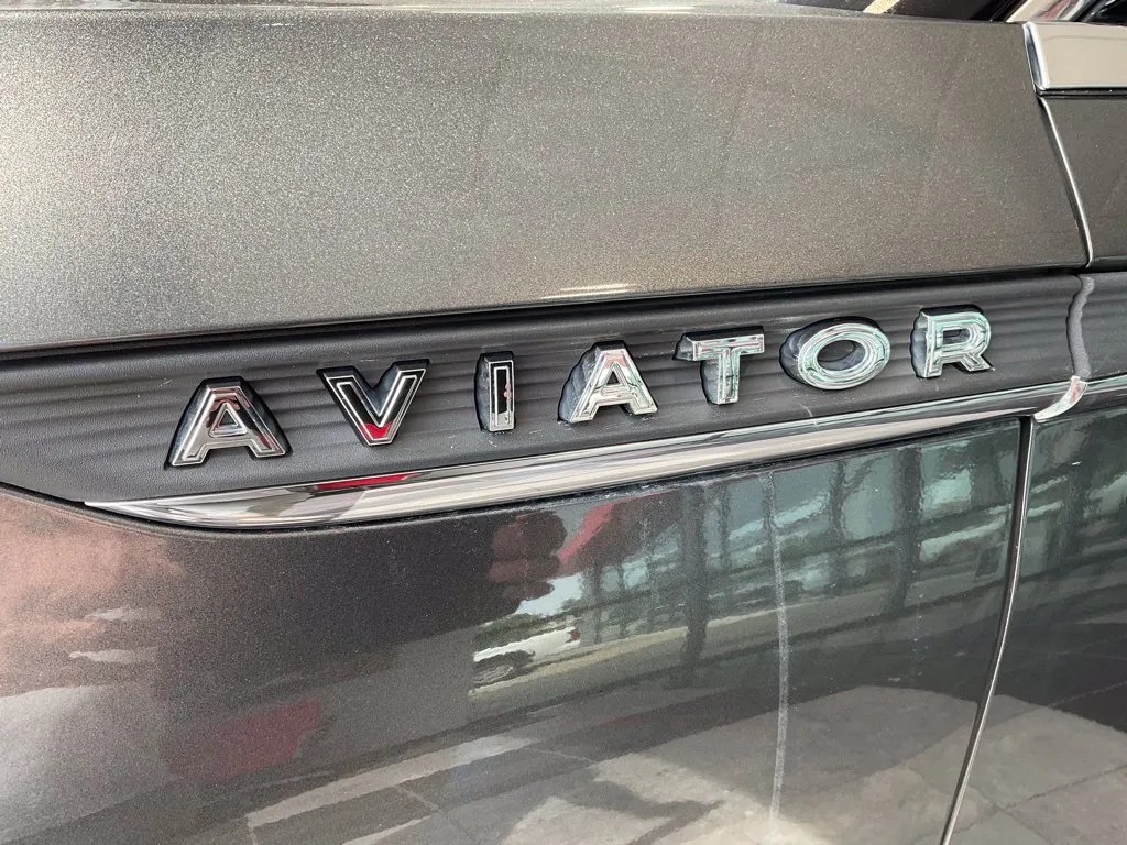 Lincoln Aviator photo 29