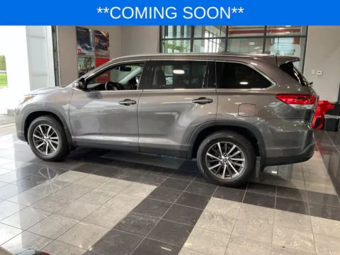 More photos of 2019 Toyota Highlander XLE at Jay Wolfe Toyota, MO