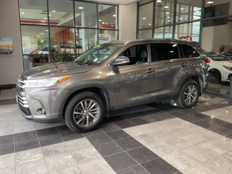Another view of 2019 Toyota Highlander XLE for sale in Kansas City, MO at Jay Wolfe Toyota