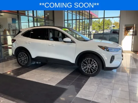 White 2024 Ford Escape Plug-In Hybrid for sale in Kansas City, MO