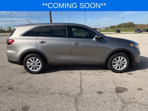 More photos of 2019 Kia Sorento LX at Jay Wolfe Toyota, MO