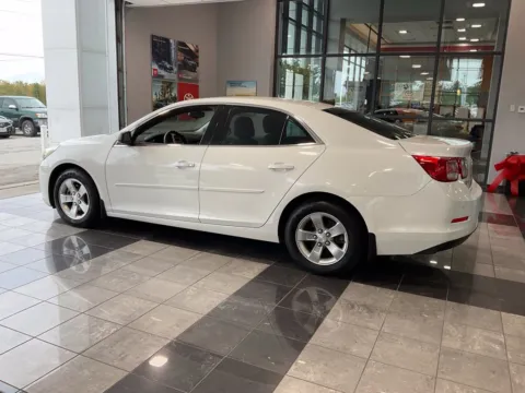 More photos of 2013 Chevrolet Malibu LS at Jay Wolfe Toyota, MO