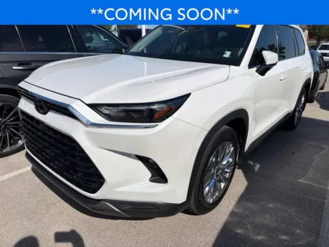 White 2024 Toyota Grand Highlander Platinum for sale in Kansas City, MO