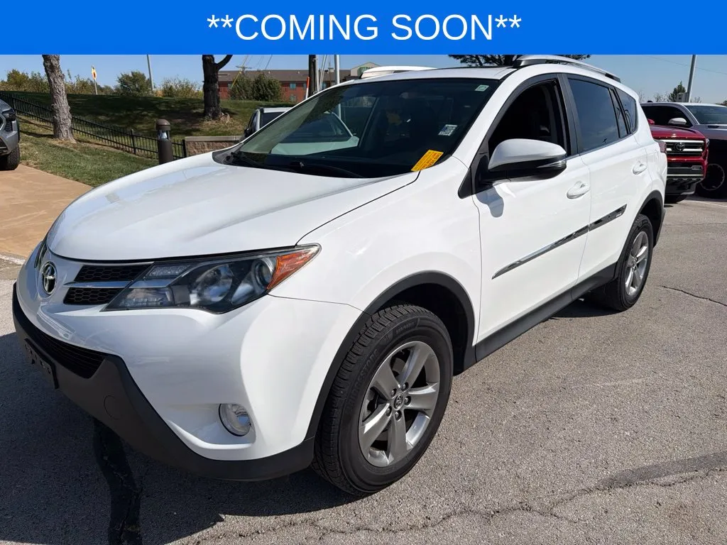 White 2015 Toyota RAV4 XLE for sale in Kansas City, MO