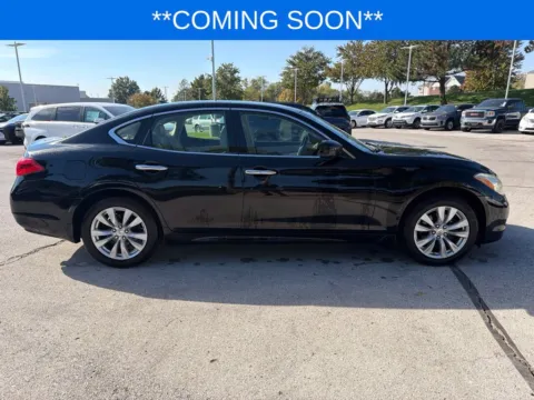 More photos of 2011 INFINITI M37 X at Jay Wolfe Toyota, MO
