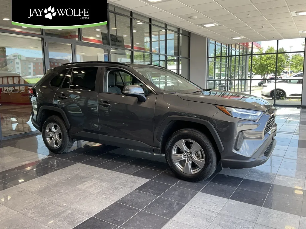Gray 2022 Toyota RAV4 XLE for sale in Kansas City, MO