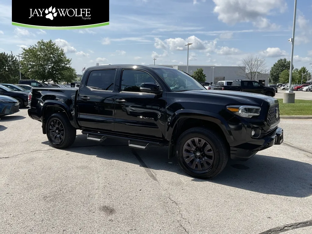 Black 2022 Toyota Tacoma Limited for sale in Kansas City, MO