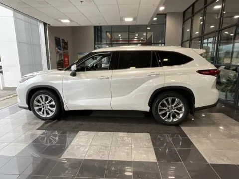 More photos of 2020 Toyota Highlander Limited at Jay Wolfe Toyota, MO