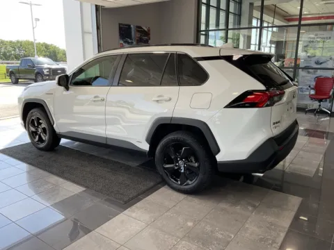 More photos of 2019 Toyota RAV4 Hybrid XLE at Jay Wolfe Toyota, MO