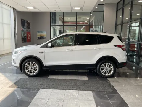 More photos of 2017 Ford Escape SE at Jay Wolfe Toyota, MO