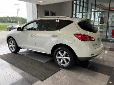More photos of 2010 Nissan Murano SL at Jay Wolfe Toyota, MO