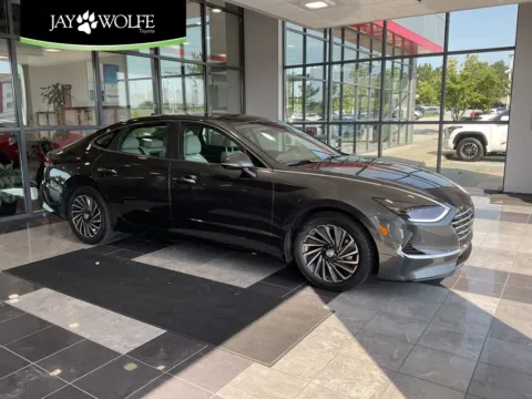 Gray 2023 Hyundai Sonata Hybrid Limited for sale in Kansas City, MO