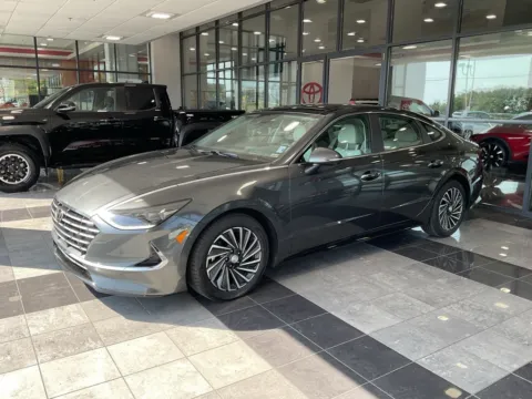Another view of 2023 Hyundai Sonata Hybrid Limited for sale in Kansas City, MO at Jay Wolfe Toyota