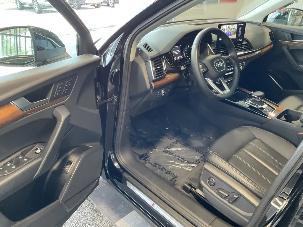 2023 Audi Q5 45 S line Premium photo 4