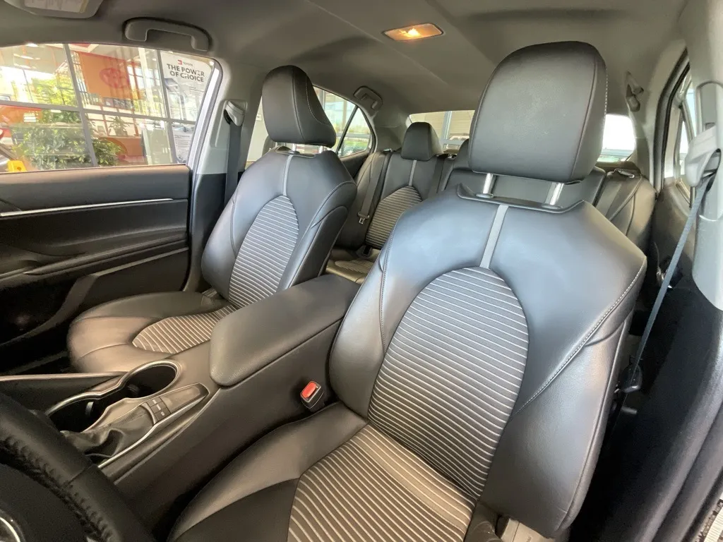 2023 Toyota Camry SE photo 12