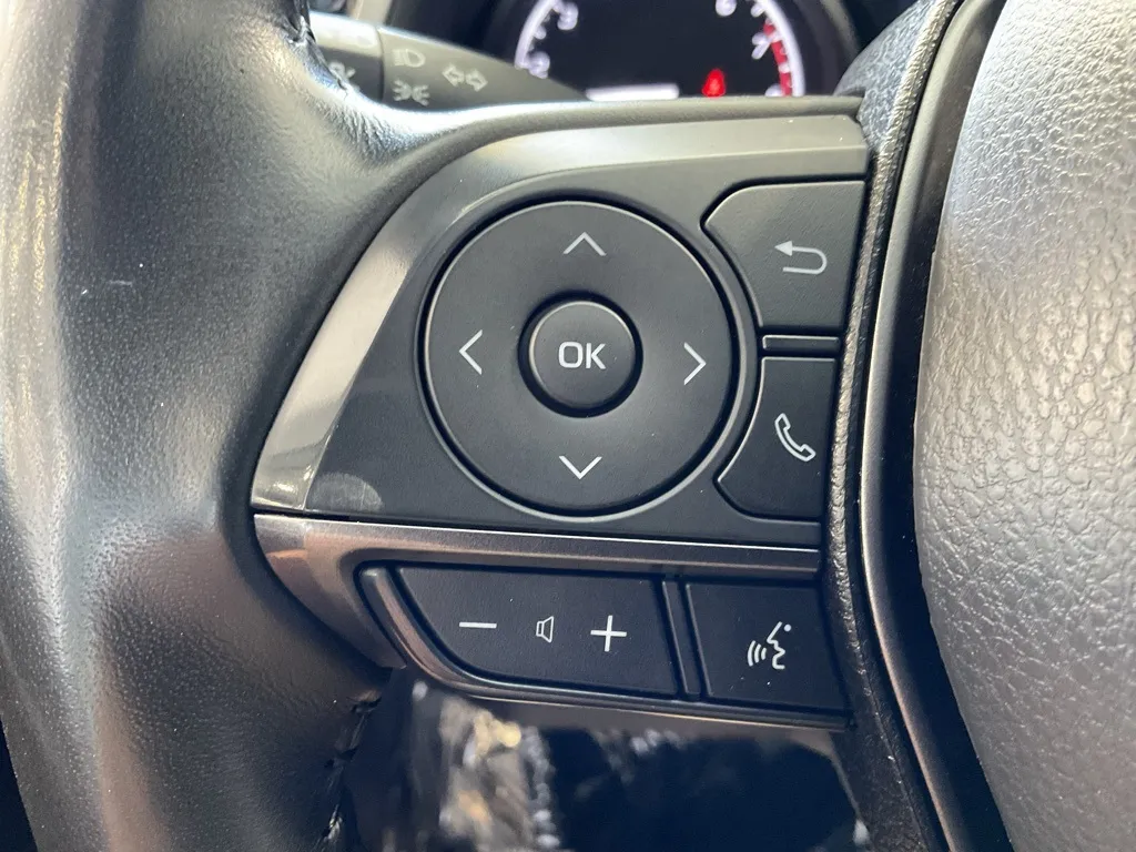 2023 Toyota Camry SE photo 5