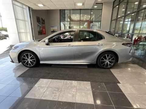 More photos of 2023 Toyota Camry SE at Jay Wolfe Toyota, MO