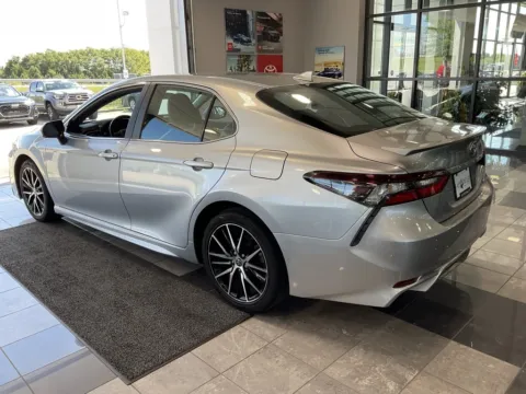 More photos of 2023 Toyota Camry SE at Jay Wolfe Toyota, MO