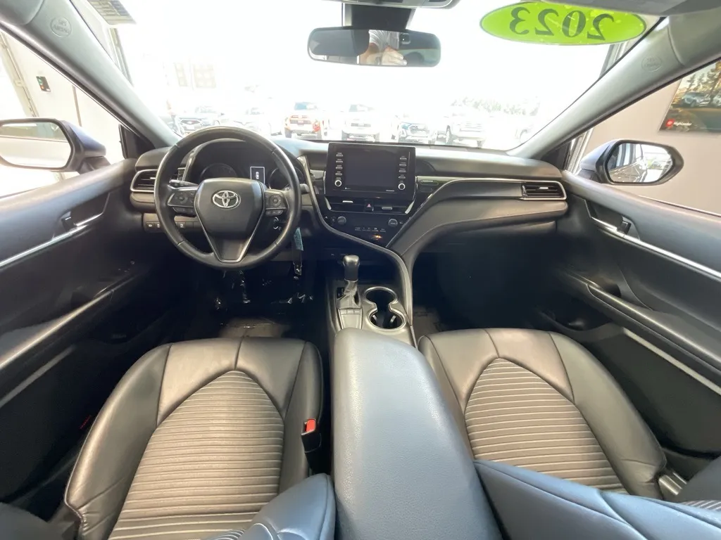 2023 Toyota Camry SE photo 18