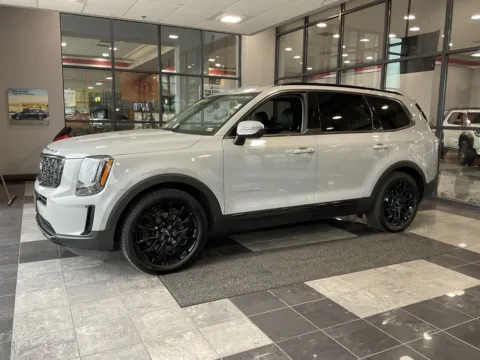 Another view of 2022 Kia Telluride EX for sale in Kansas City, MO at Jay Wolfe Toyota
