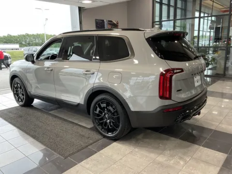 More photos of 2022 Kia Telluride EX at Jay Wolfe Toyota, MO