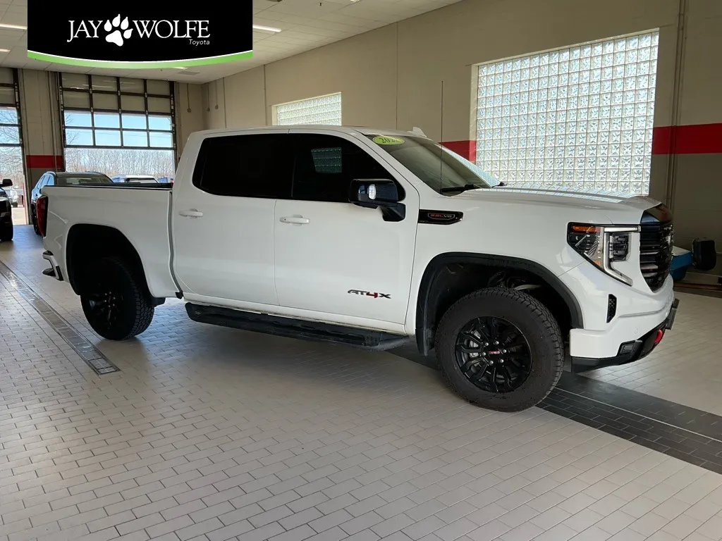 White 2022 GMC Sierra 1500 AT4X for sale in Kansas City, MO