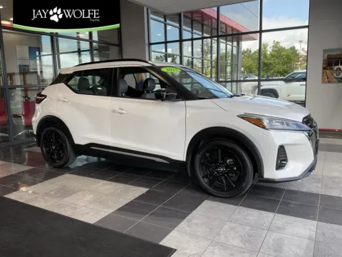 White 2023 Nissan Kicks SR for sale in Kansas City, MO