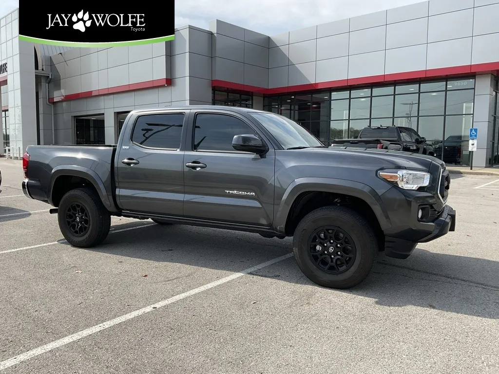 Gray 2022 Toyota Tacoma SR5 for sale in Kansas City, MO