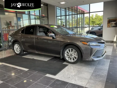 Gray 2023 Toyota Camry LE for sale in Kansas City, MO