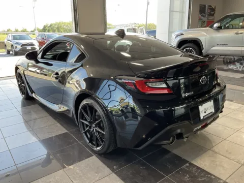 More photos of 2024 Toyota GR86 Premium at Jay Wolfe Toyota, MO