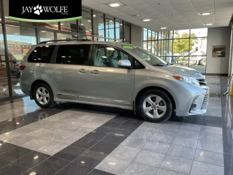 Silver 2020 Toyota Sienna LE for sale in Kansas City, MO