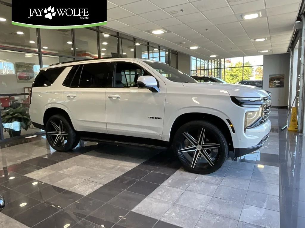 White 2025 Chevrolet Tahoe RST for sale in Kansas City, MO